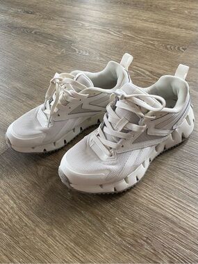 Reebok Zig Dynamica Off-White Running Sneakers women’s 7